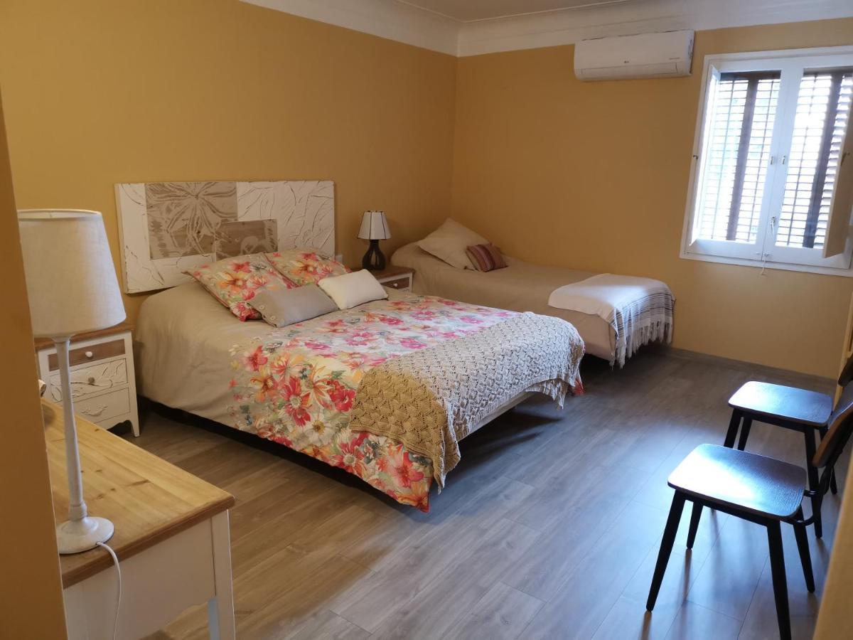 Cal Duran Bed & Breakfast Esparreguera Exterior foto